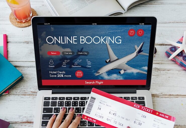 2025 Flight Hacks: Booking Cheap Airfare with Kayak and Hopper