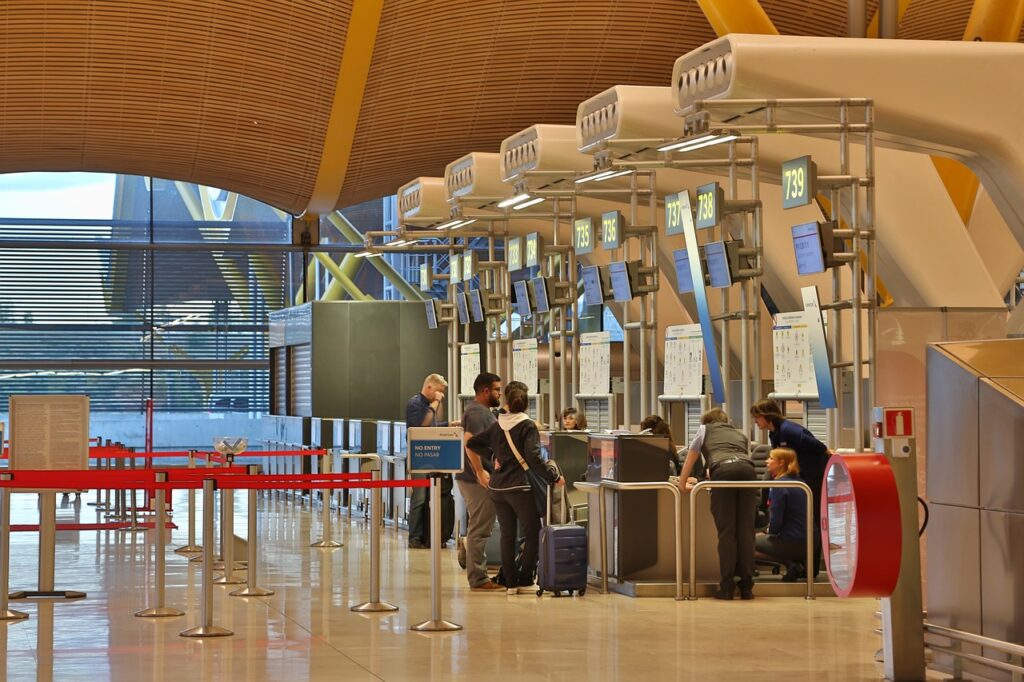 airport etiquette