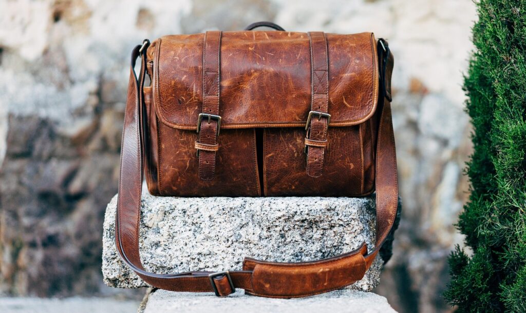 backpacking travel tips